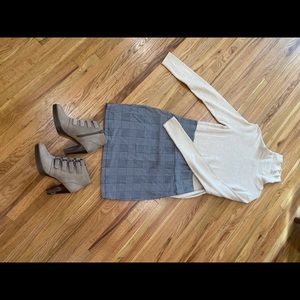 Skirt and Turtleneck Bundle